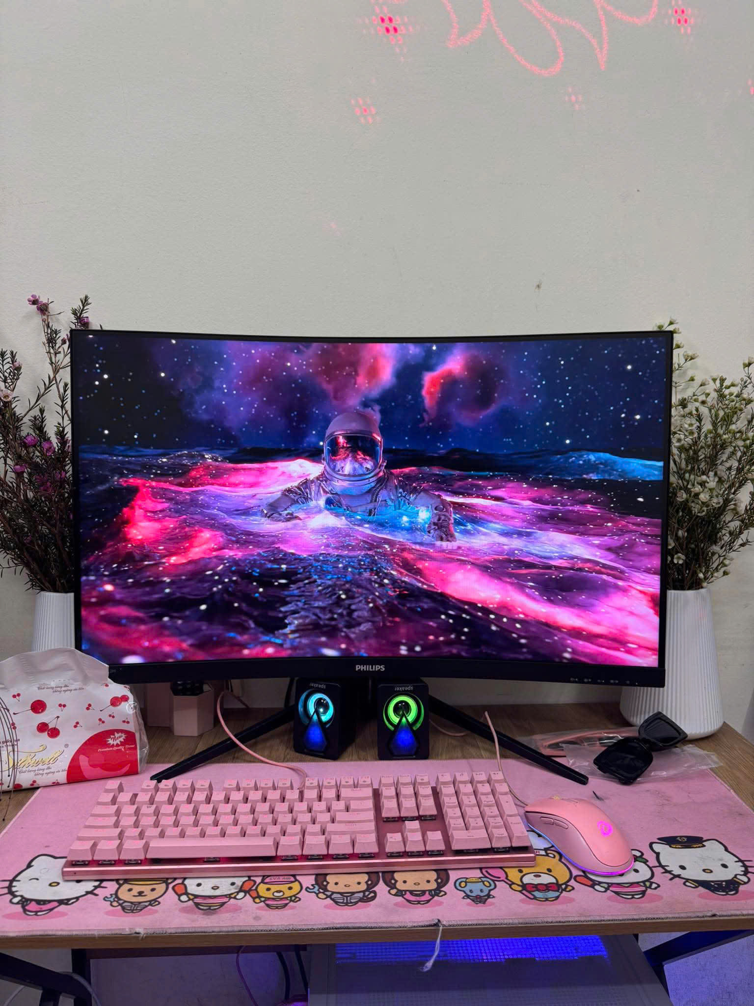 Màn hình cong Philips Momentum 322M8CP 240hz 2nd