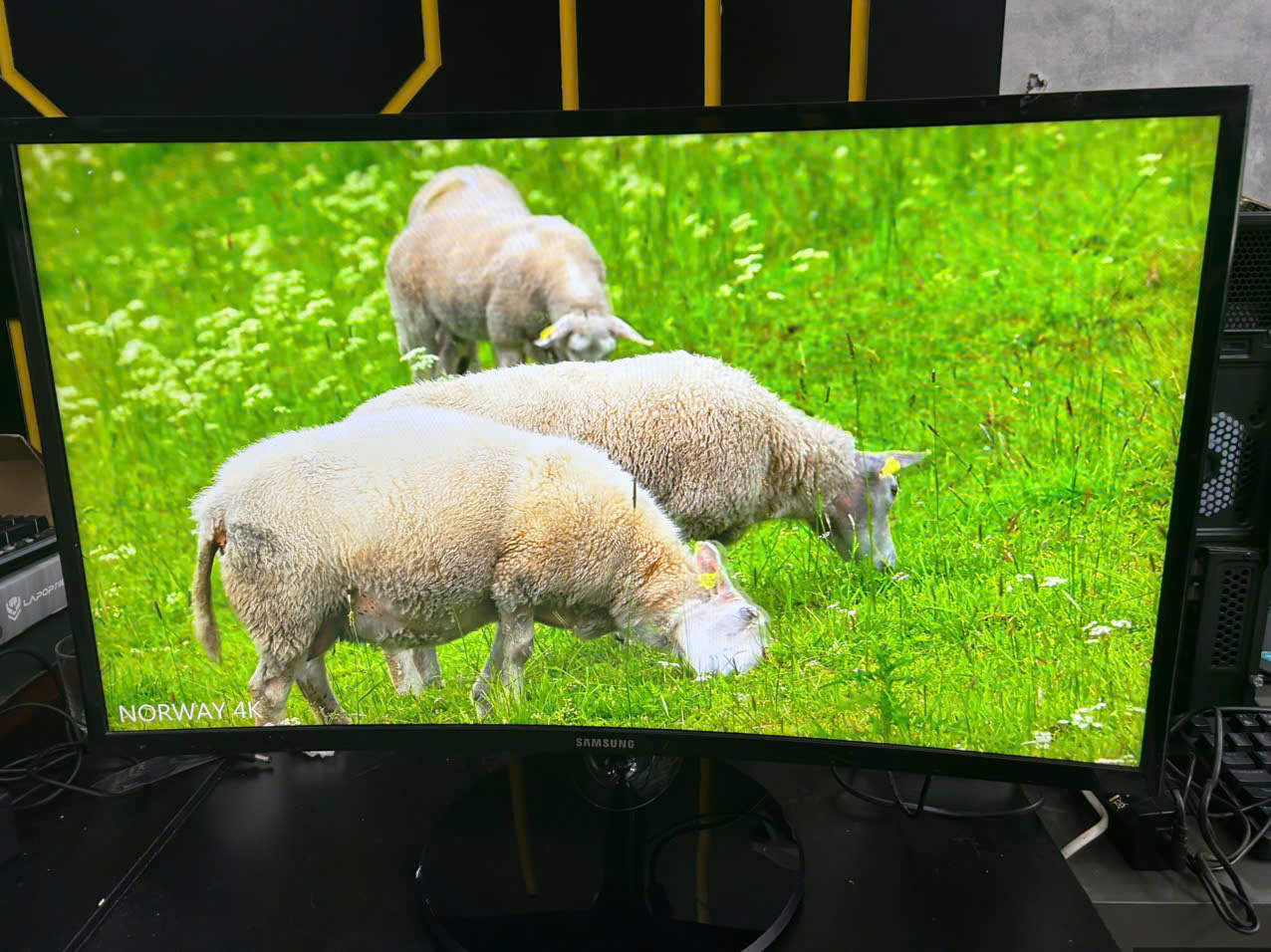 Màn Hình Samsung S27F350FHE 27inch FullHD 2ND